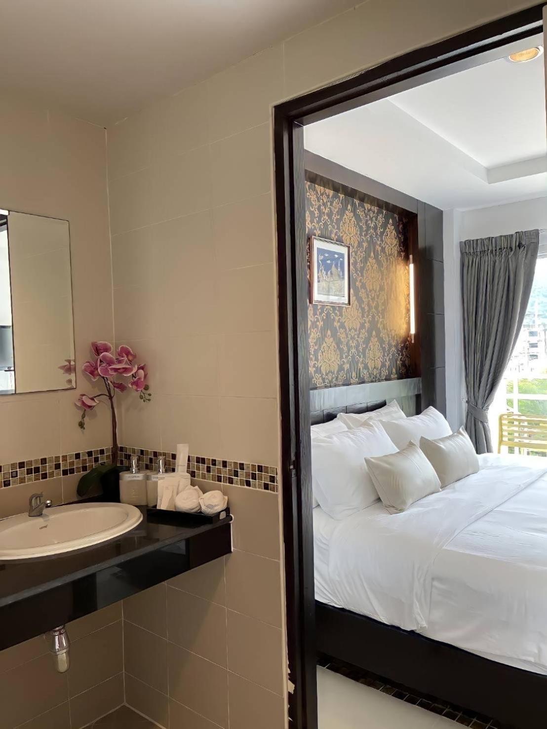 Elephant Room Patong 外观 照片
