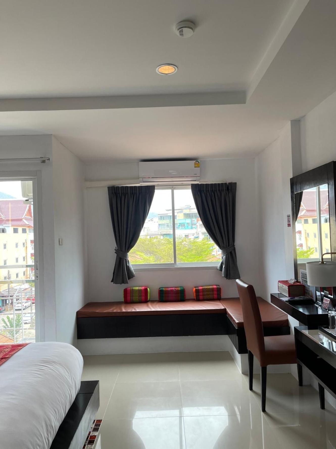 Elephant Room Patong 外观 照片