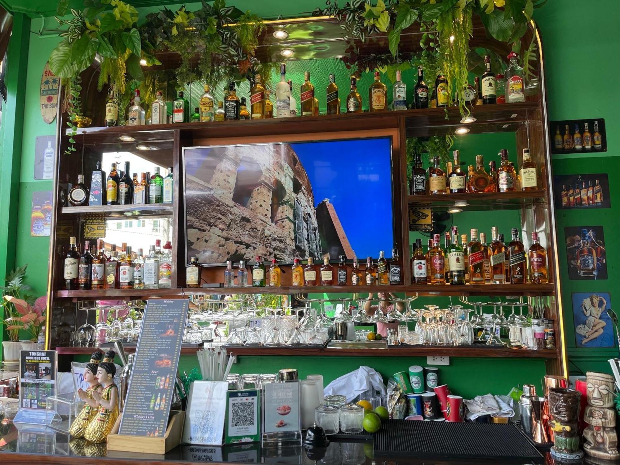 Elephant Room Patong 外观 照片