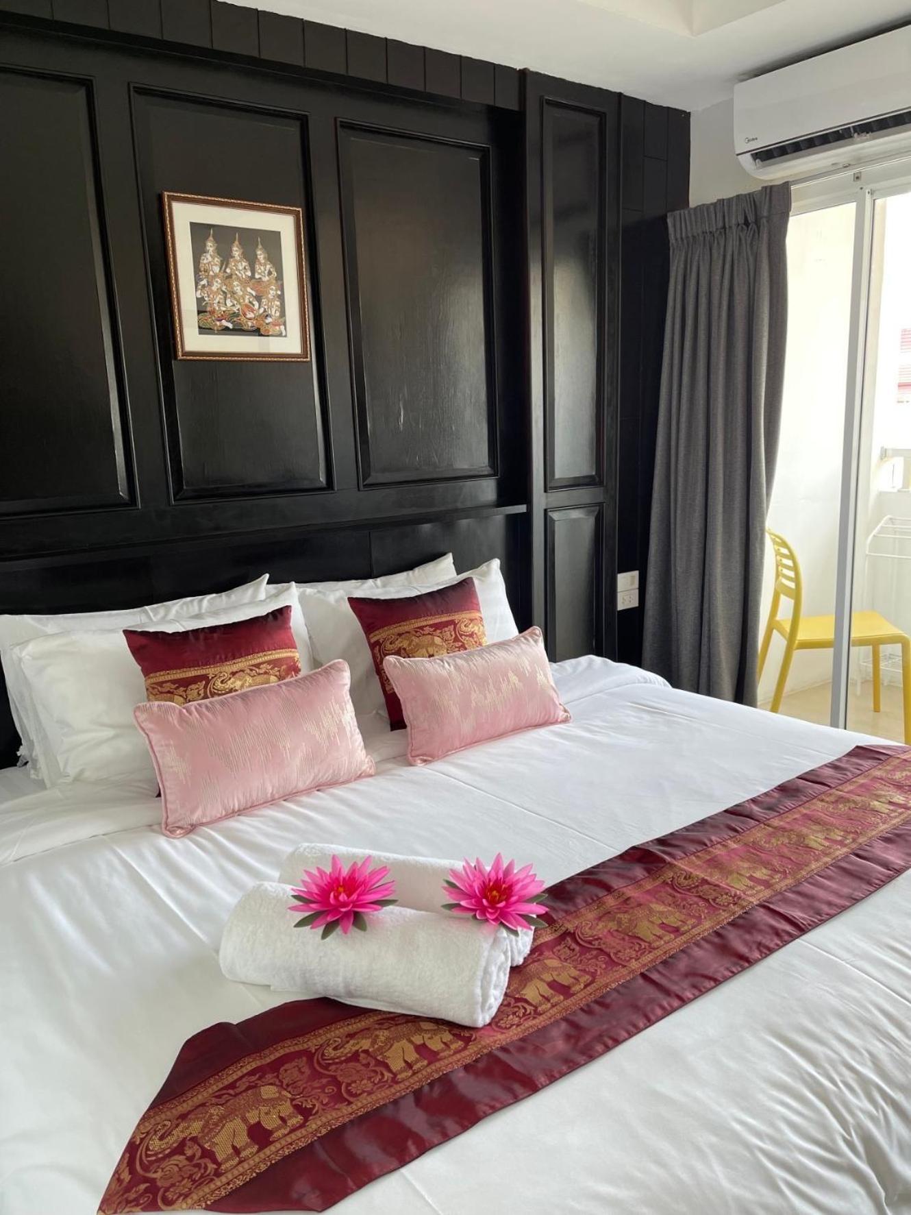 Elephant Room Patong 外观 照片